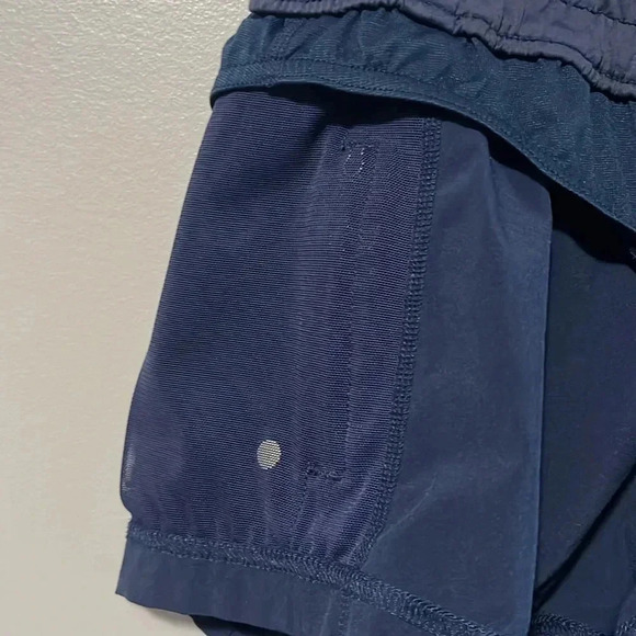 Lululemon Tracker  Short Four Way Stretch Navy - Picture 14 of 14
